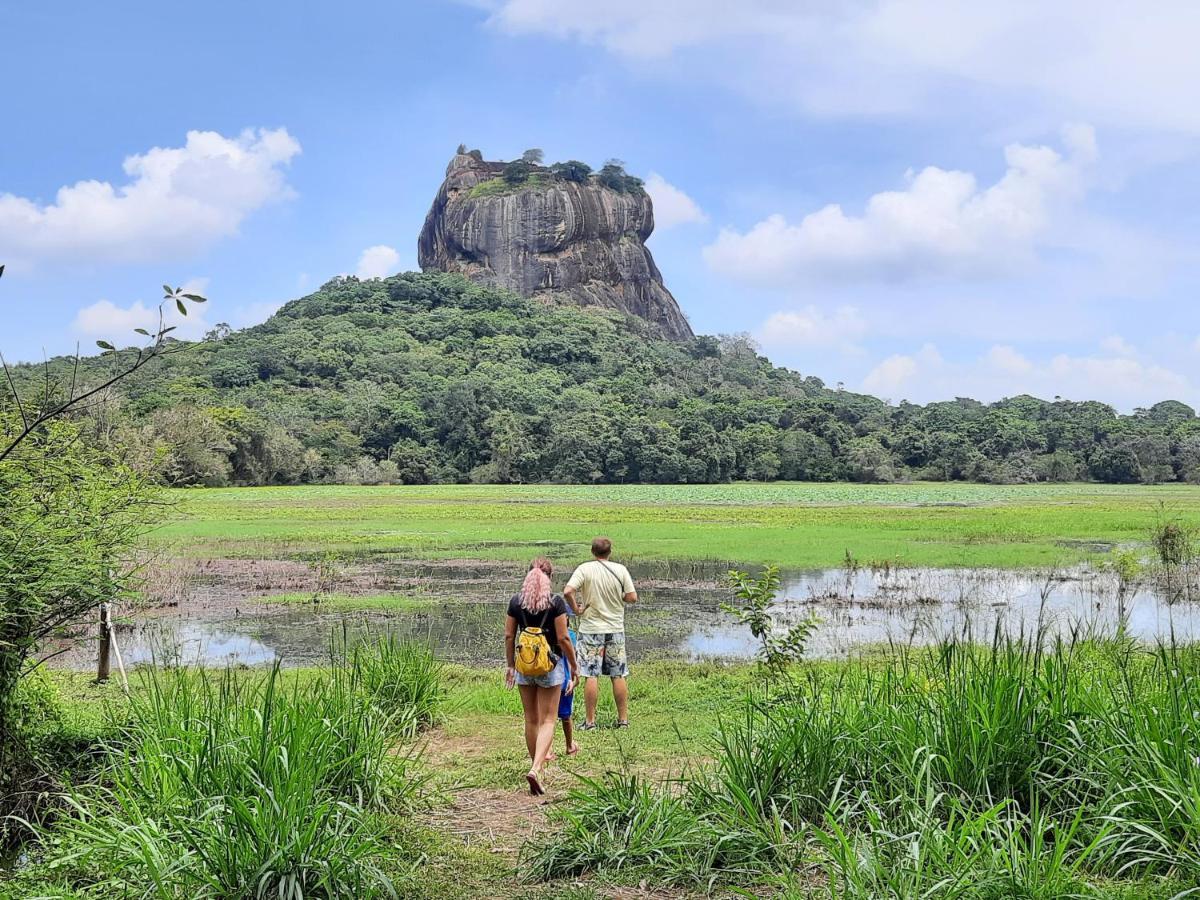 Galaxy View Homestay Sigiriya Esterno foto