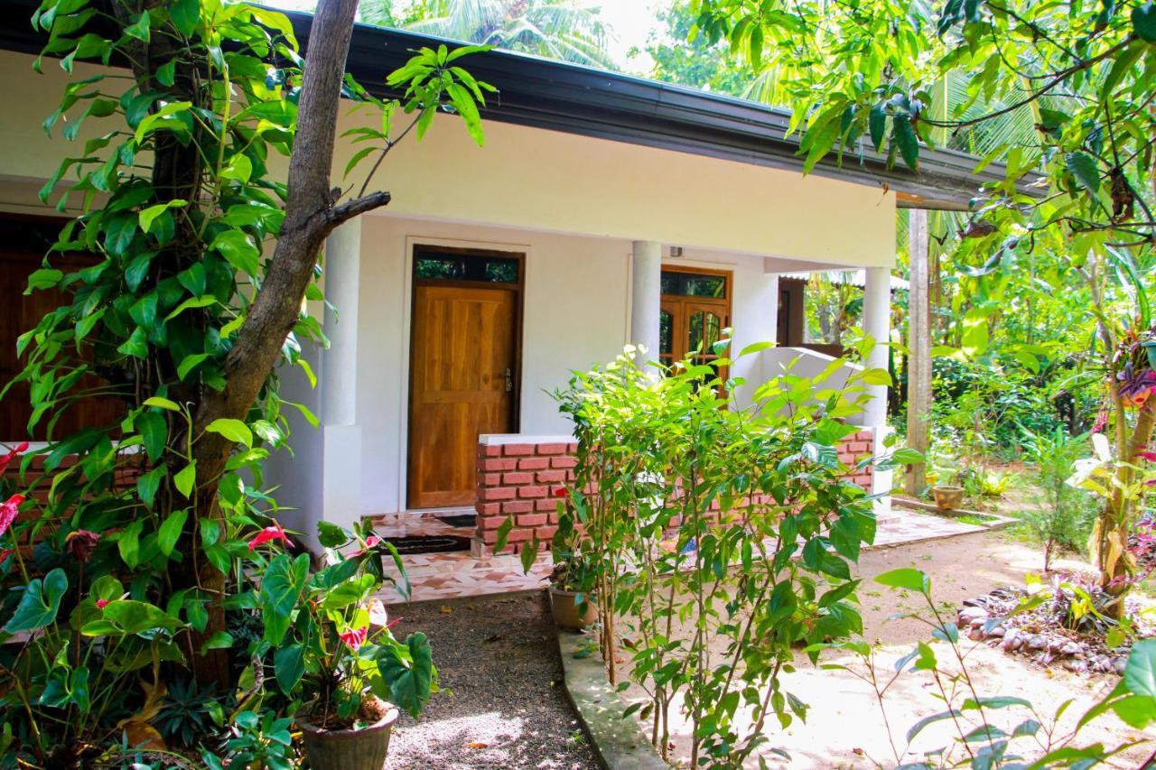 Galaxy View Homestay Sigiriya Esterno foto