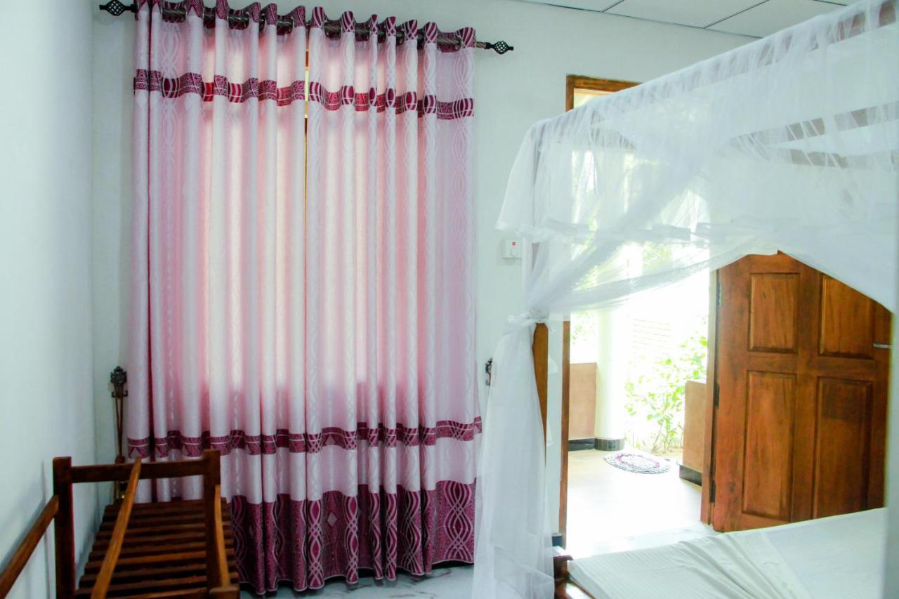 Galaxy View Homestay Sigiriya Esterno foto